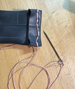 couture-252x300 11 étapes pour fabriquer son plomb de cou d’apnée